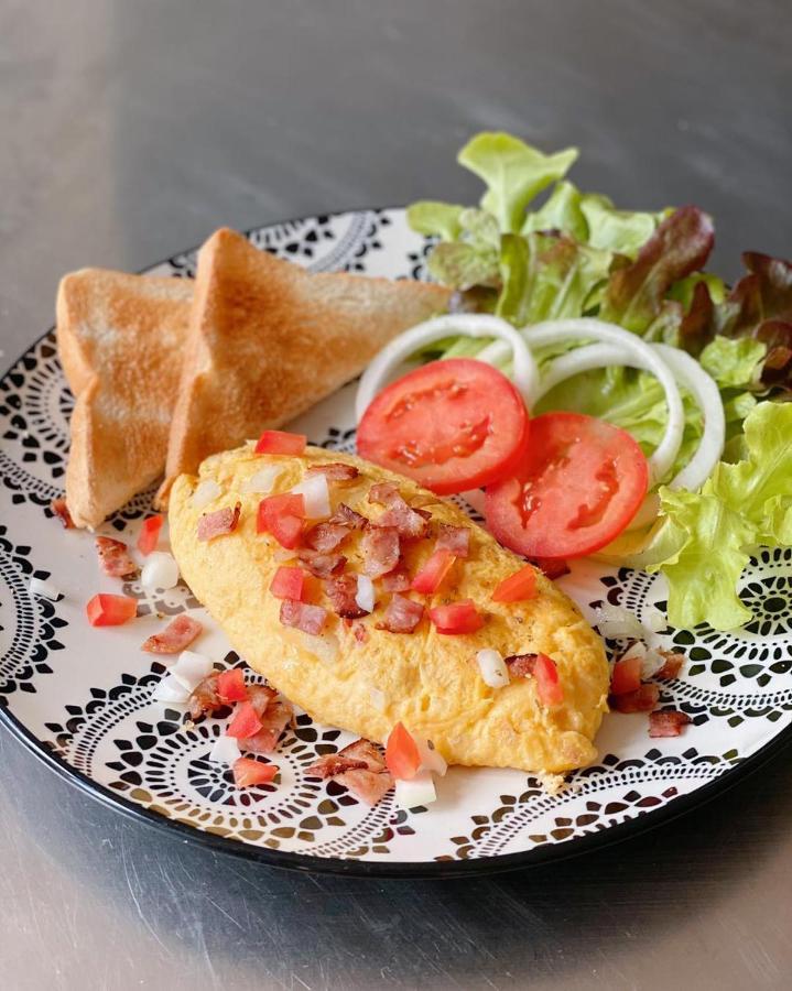 Enjoy'S Beach House & Cafe' Ban Karon المظهر الخارجي الصورة