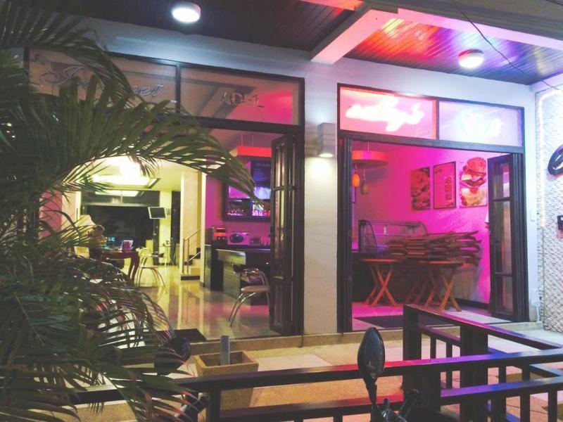 Enjoy'S Beach House & Cafe' Ban Karon المظهر الخارجي الصورة