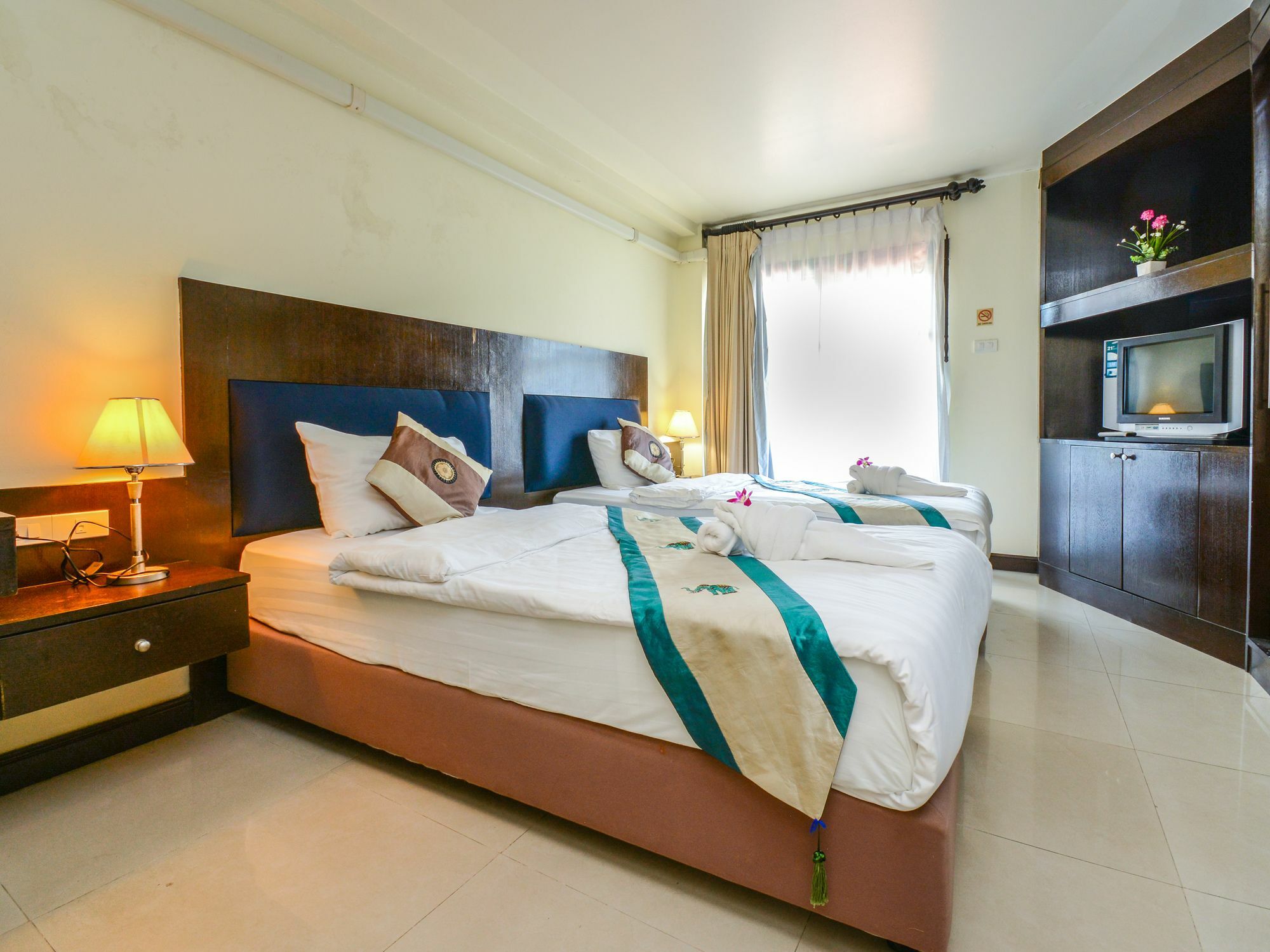 Enjoy'S Beach House & Cafe' Ban Karon المظهر الخارجي الصورة