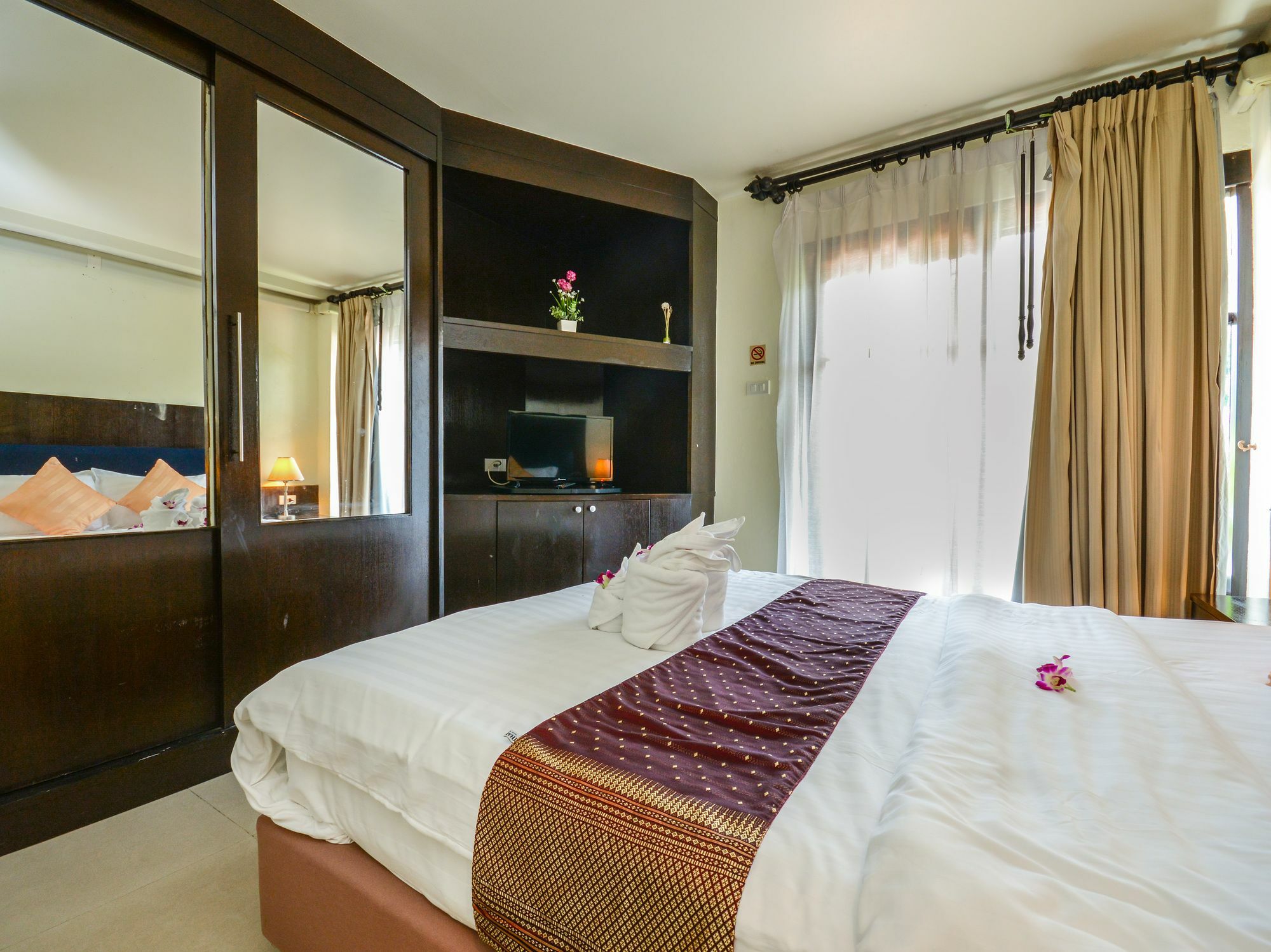 Enjoy'S Beach House & Cafe' Ban Karon المظهر الخارجي الصورة