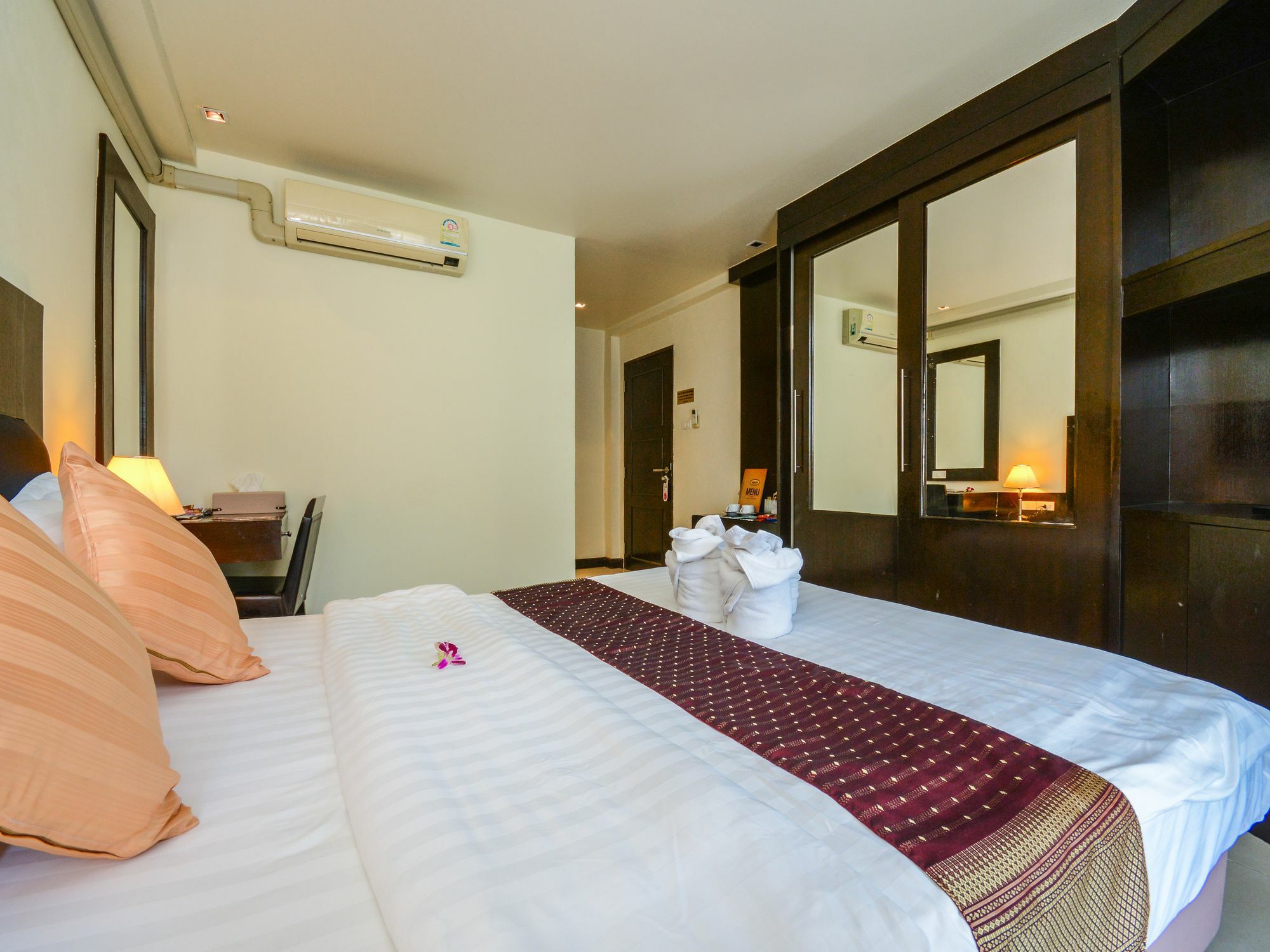 Enjoy'S Beach House & Cafe' Ban Karon المظهر الخارجي الصورة