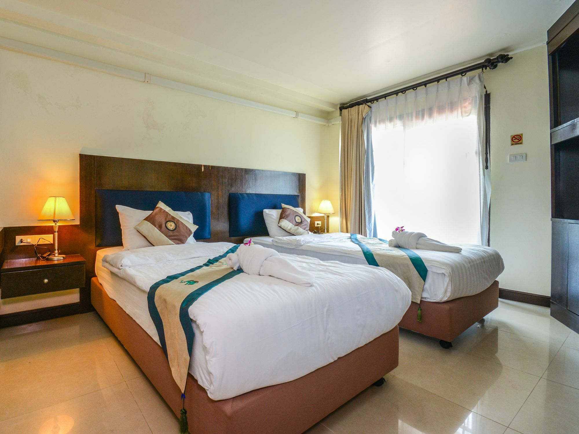Enjoy'S Beach House & Cafe' Ban Karon المظهر الخارجي الصورة
